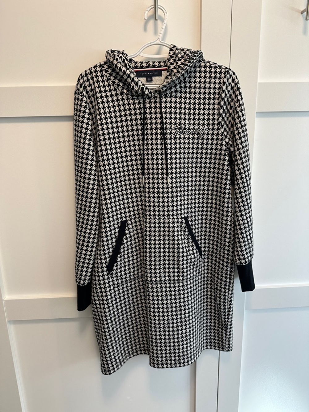 Tommy Hilfiger. Large. Black and white Houndstooth Hooded Sweatshirt Dress.